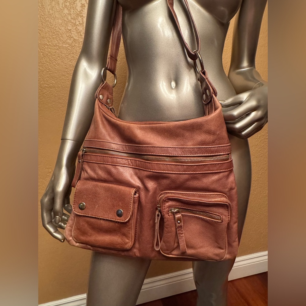 Danier Genuine Leather Brown CrossCrossbody, Shoulder, Messenger bag, Purse